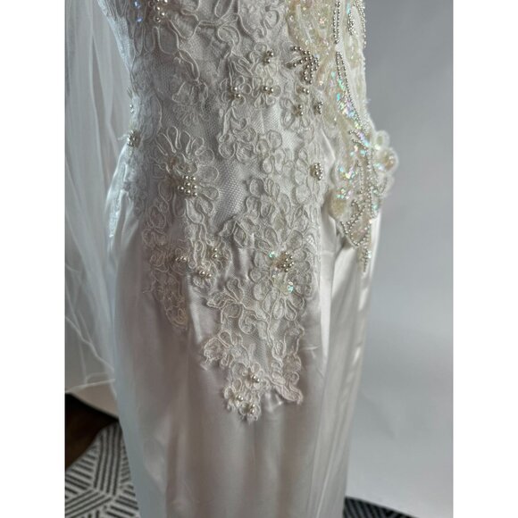 Vintage 1980s Union Made Continental Satin & Lace Wedding Dress With Puff Sleeve - Picture 3 of 16